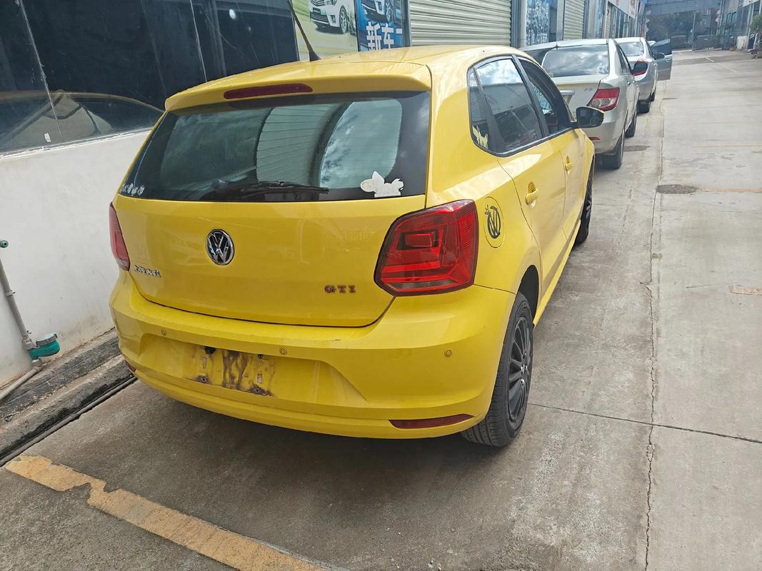 新款大众polo／新款大众polo加装后视镜折叠