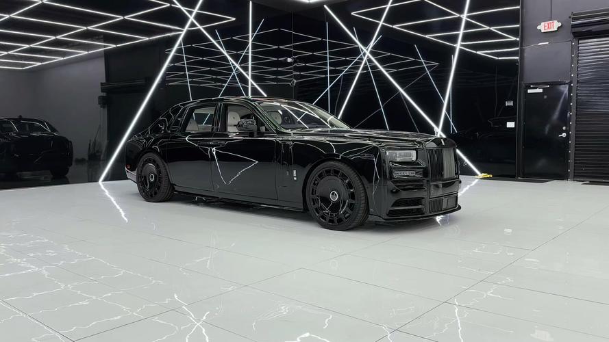 劳斯莱斯幻影星空顶／劳斯莱斯幻影2025新款多少钱