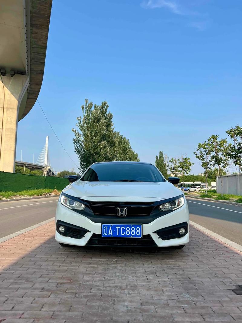 本田思域220多少钱 本田思域220标配,最多多少能买下