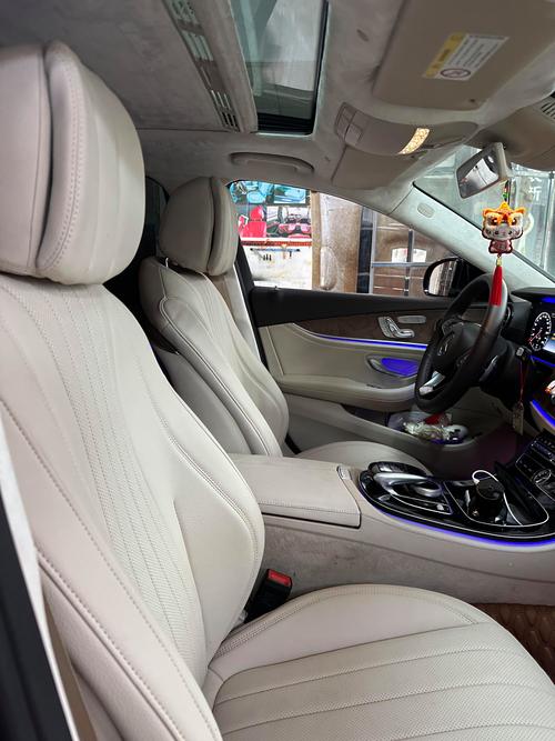 奔驰e300内饰实拍 奔驰e300内饰实拍照片