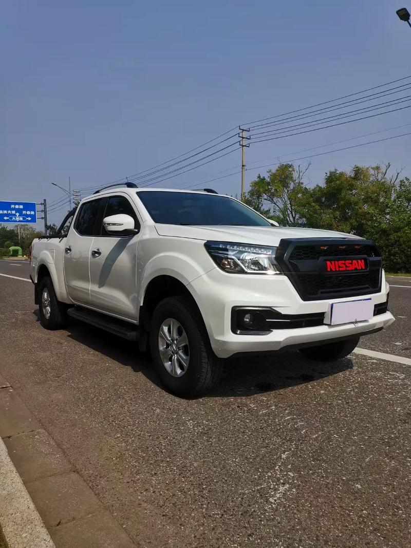 【日产厢式皮卡有几款,日产皮卡车厢尺寸】