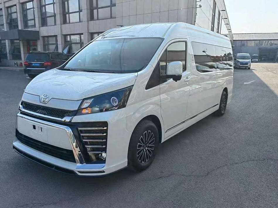 丰田海狮6座2023款报价／丰田海狮7座2021款报价