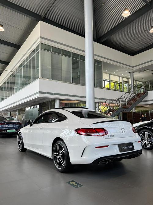 奔驰c两门版叫什么(奔驰c轿跑版两门)