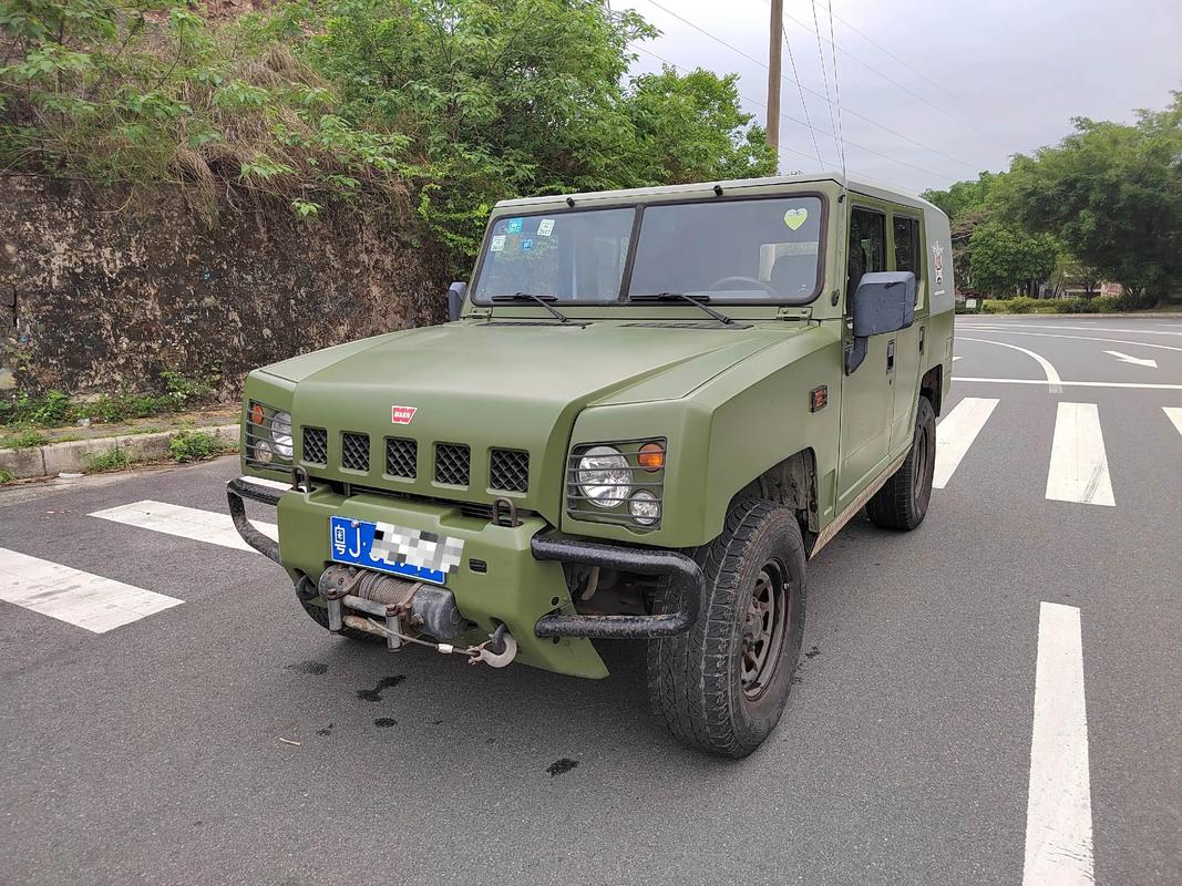 【民用勇士越野车报价和图片,民用勇士越野车价格图片】